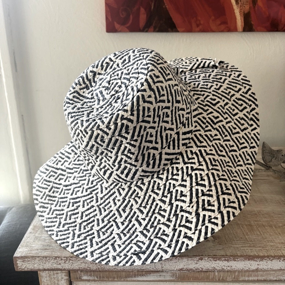 Peter Grimm Wide Brim Navy Kelly Floppy Sunhat New with Tags - Picture 4 of 14